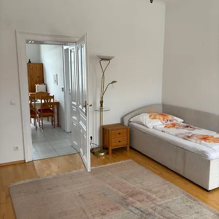 Dr. Neubert * Krems an der Donau