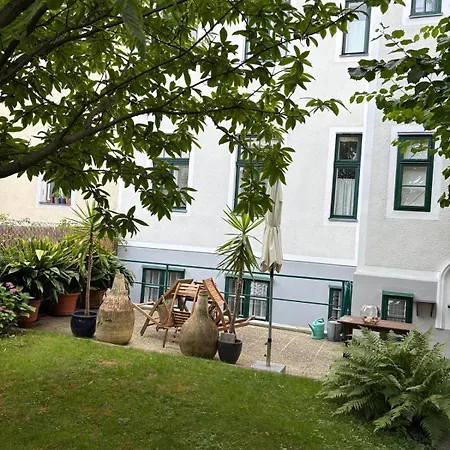 诺伊贝特博士酒店 多瑙河畔克雷姆斯